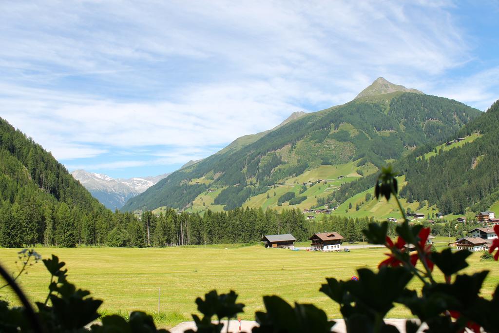 Olympia Privathotel Garni Sankt Jakob in Defereggen Quarto foto